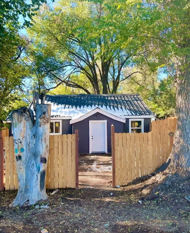 Photo - 1128 S El Paso St House