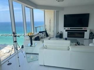 Photo - 16699 Collins Ave Unidad 2507 Rental