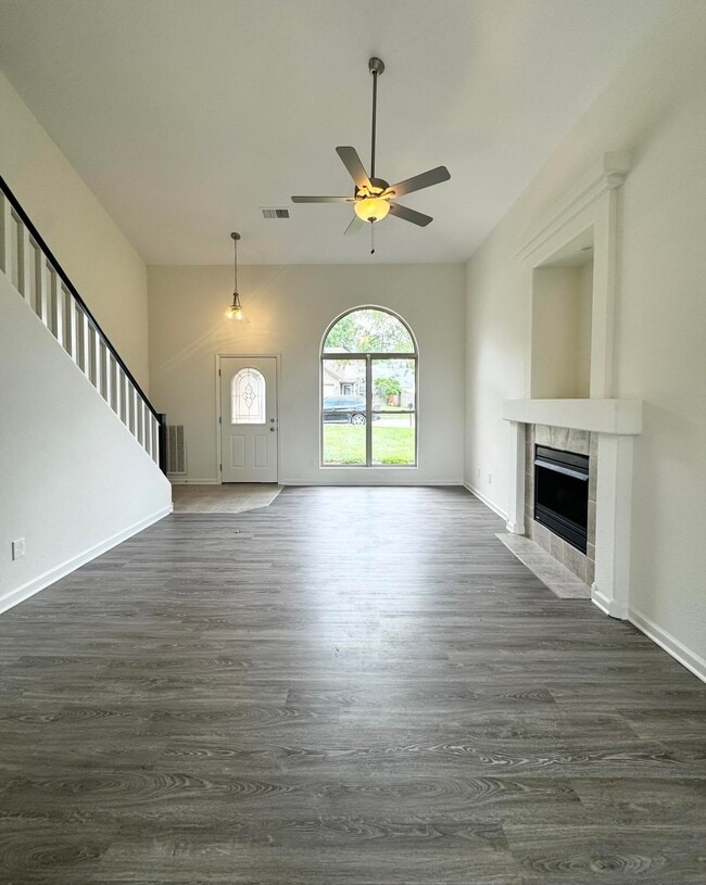 Photo - 409 Ella Rae Ln