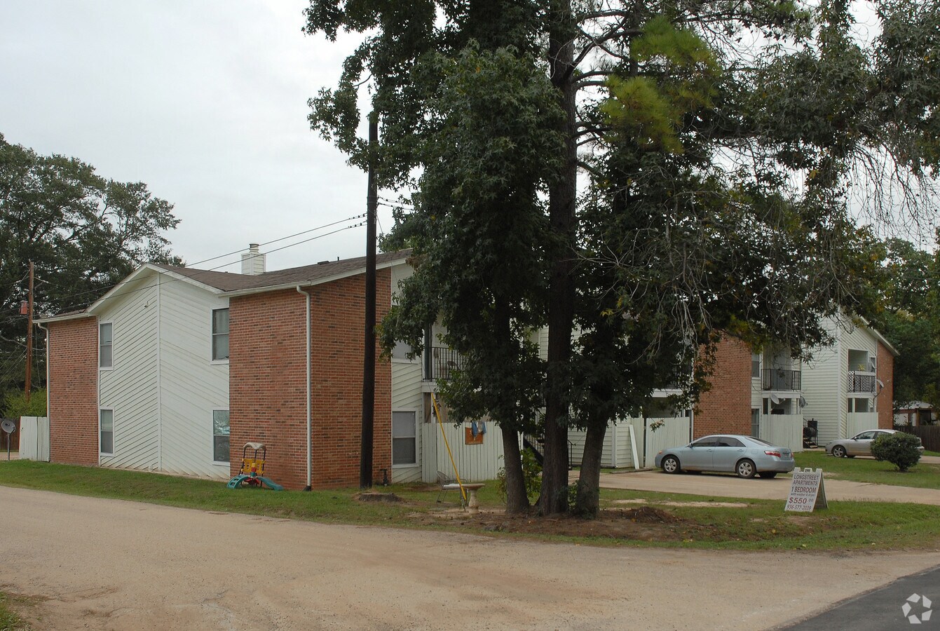 Photo - Longstreet Apartments