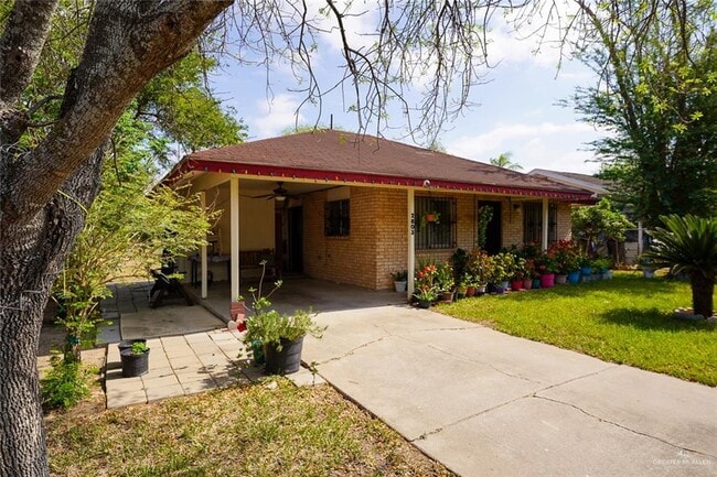 2803 Minnie Ave