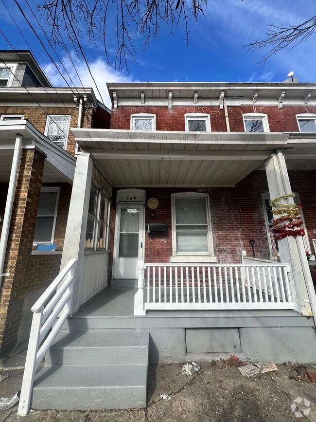 Building Photo - 256 Cummings Ave Rental