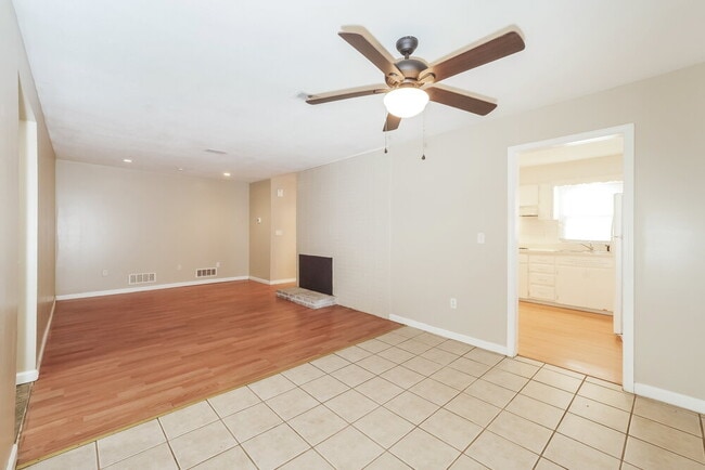 Photo - 2125 NE Gaddy Rd