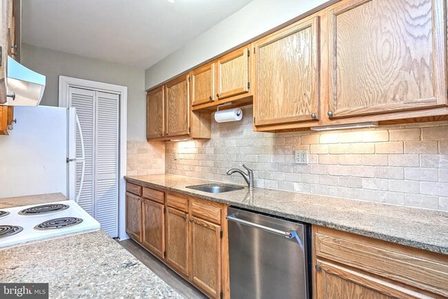 Photo - 5907 Noblestown Rd Unidad 67