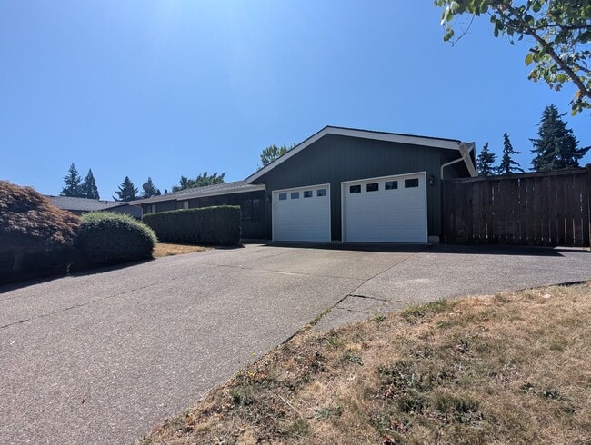 Wonderful 4-Bedroom, 2-Bath Home With Soli... - Wonderful 4-Bedroom, 2-Bath Home With Soli...