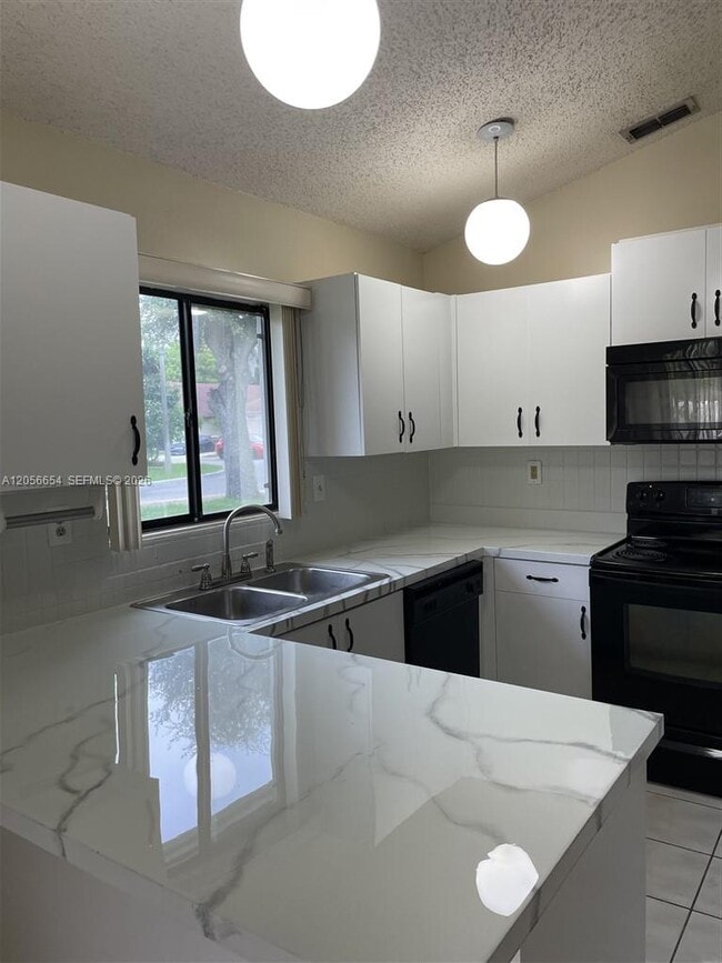 Photo - 308 Bishop Rd