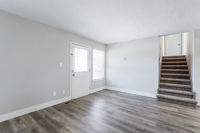 Photo - 4345 S 700 W