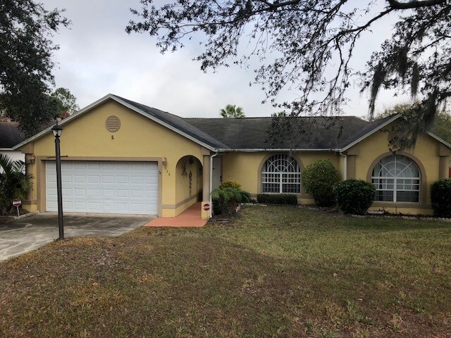 Photo - 326 Hanging Moss Rd