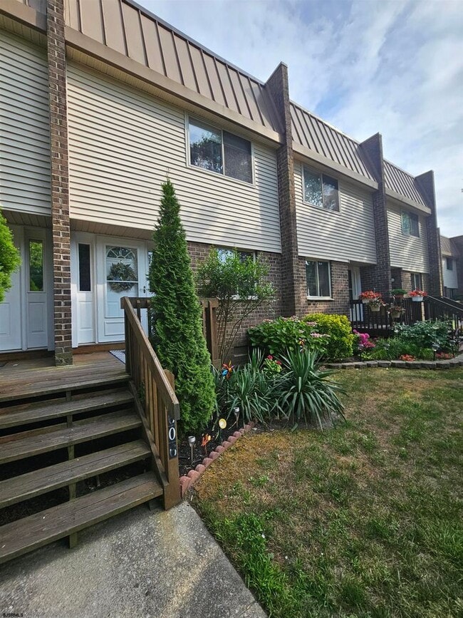Building Photo - 5606 Burk Ave Unit 1-1 Rental