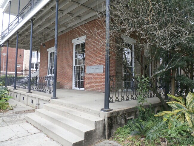 Photo - 2246 Carondelet St Apartments