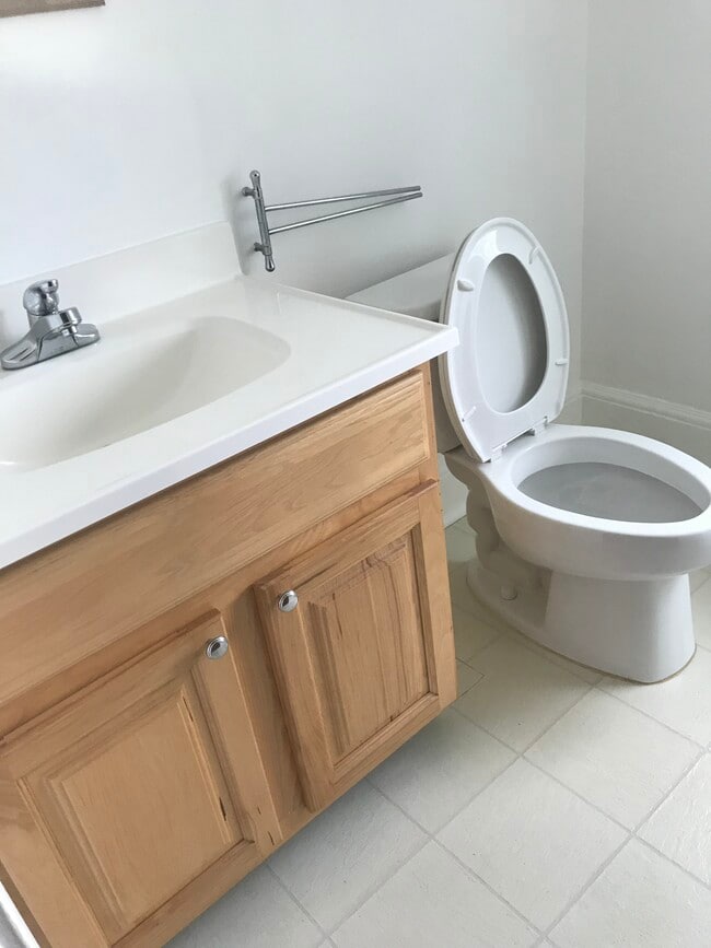 Full Bath with Tub/shower - 124 Shippan Avenue Ext Unit 2