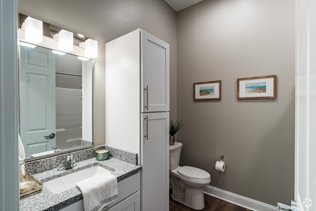 2BR, 2BA - 1015SF - Second Bathroom