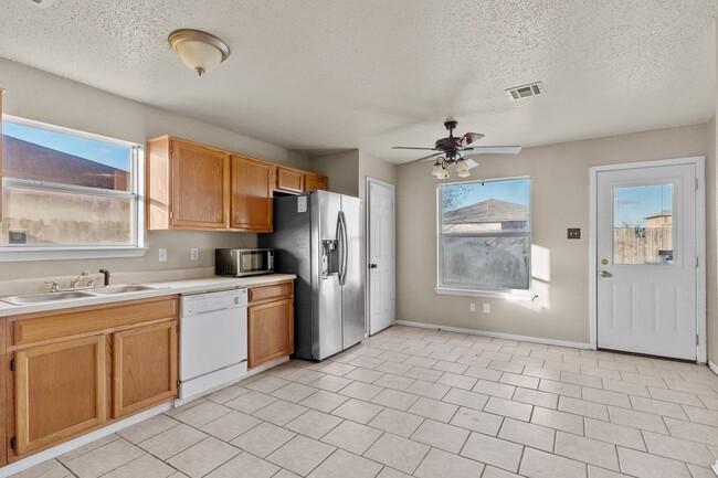 Photo - 2313 Garrett Dr