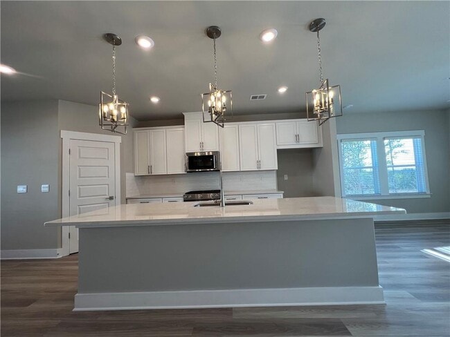 Photo - 1061 Knoxboro Ln