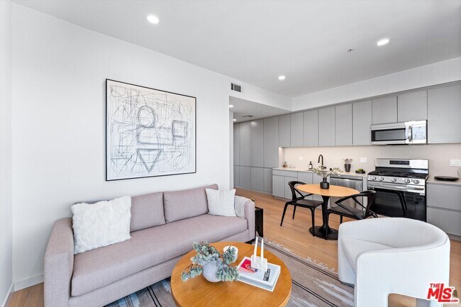 Photo - 904 S New Hampshire Ave Unidad 301