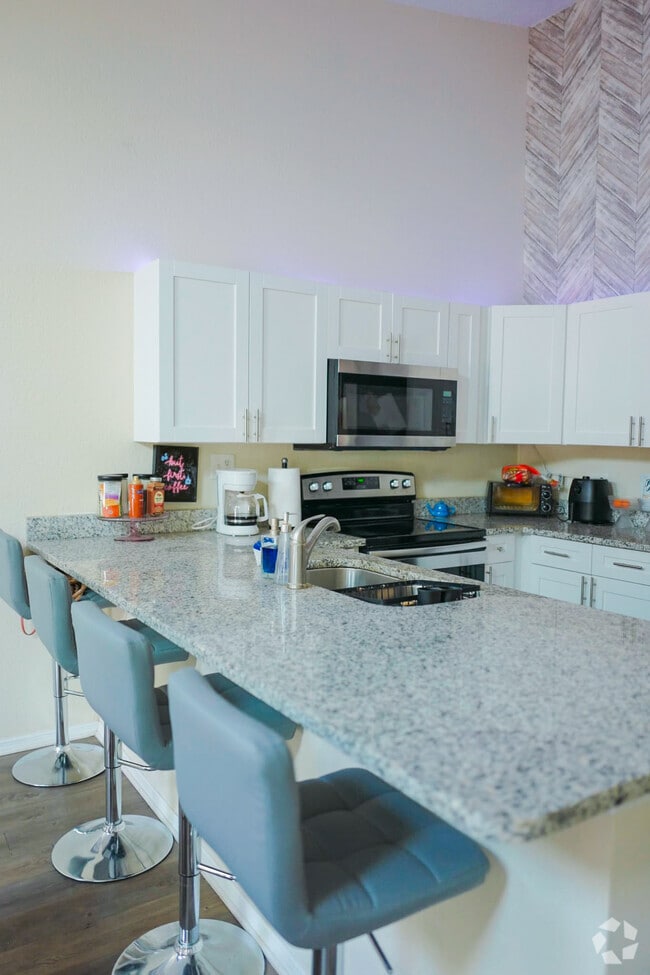 Building Photo - 6350 92nd Pl N Unit 2204 Rental