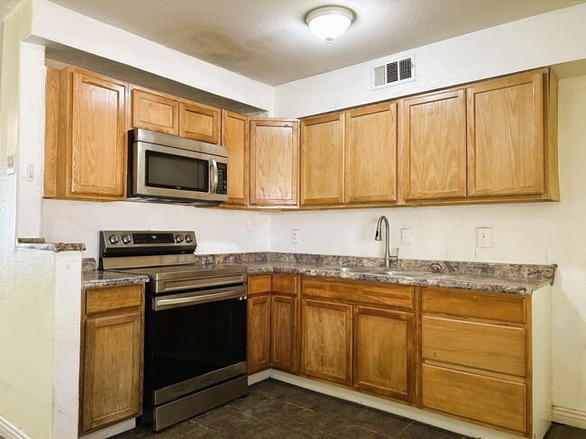 Photo - 6229 Bristol Way