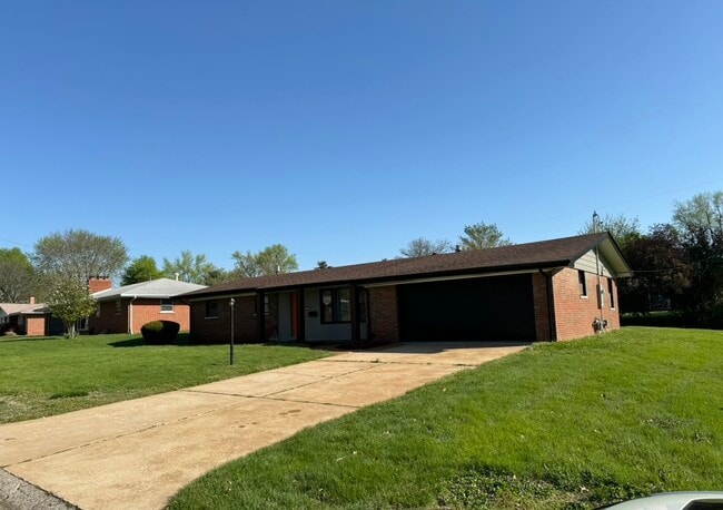 Driveway - 213 Springdale Dr