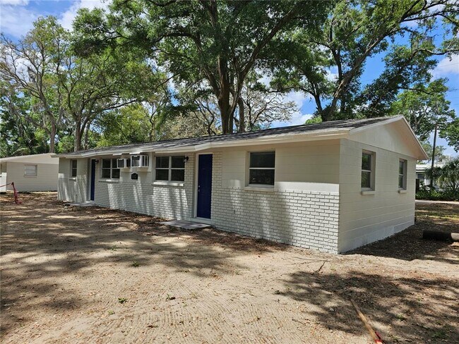 Photo - 5320 Pine St