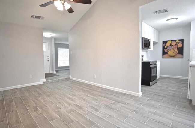 Photo - 16718 Tibet Rd