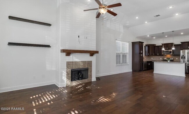 Photo - 100 Deysbrook Ln