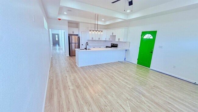 Photo - 7018-5914 02