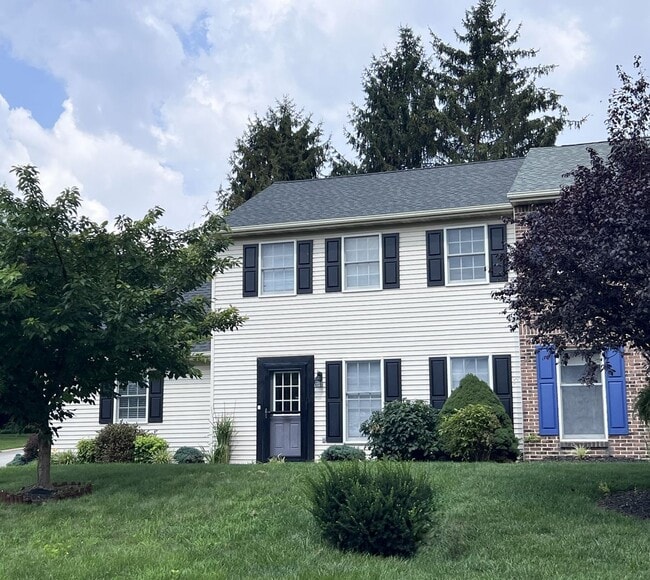 Building Photo - Duplex Rental