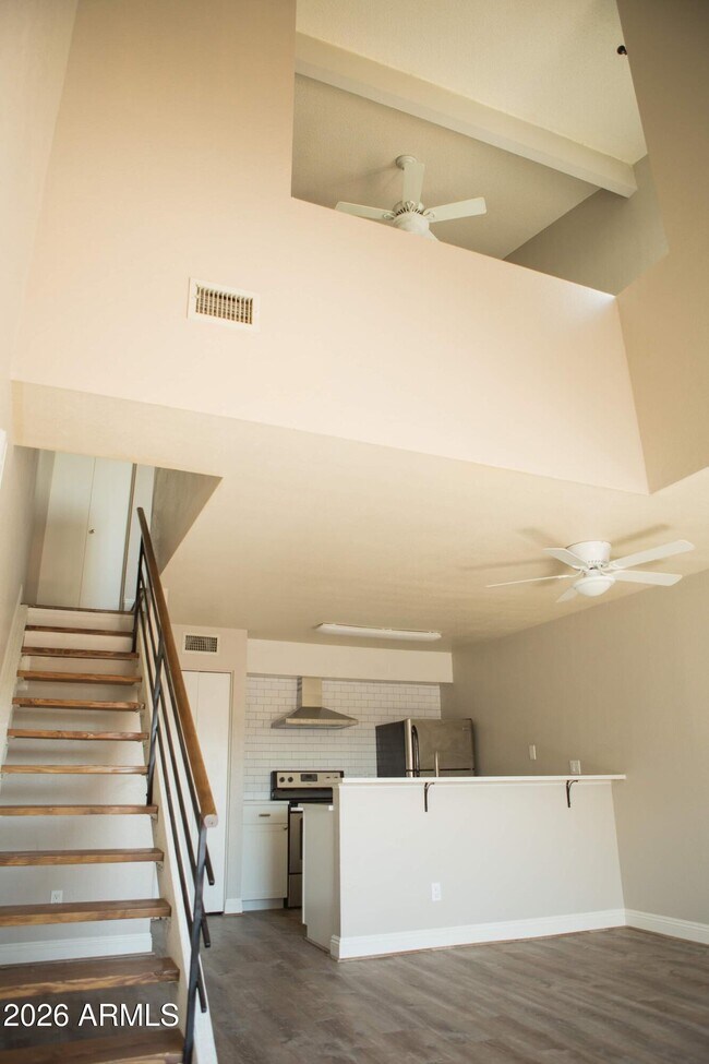 Photo - 2301 E University Dr