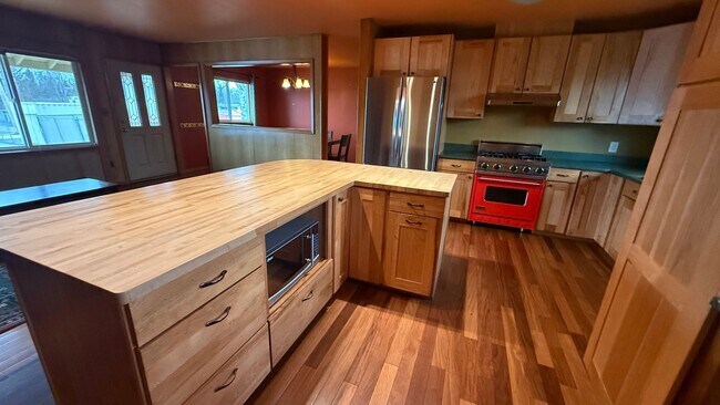 Photo - Spunky 3 Bedroom House in Westchester Lagoon! Available NOW!