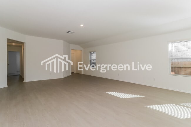 Photo - 1113 Nesting Bird Dr