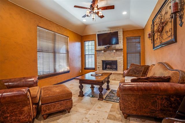 Photo - 308 Sheri Ln