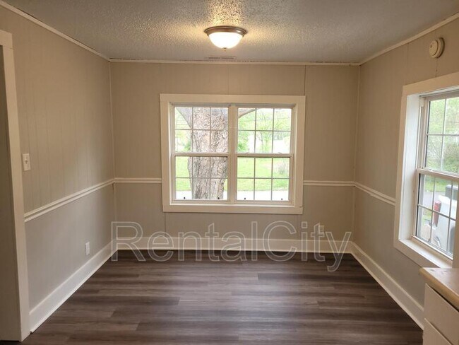 Photo - 189 E South St