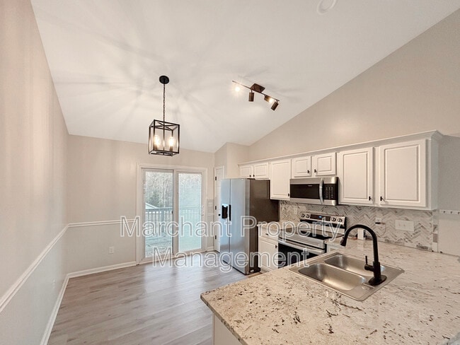 Photo - 708 Maple Dr