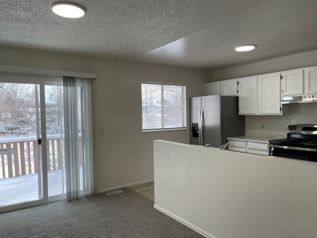 Photo - 3 bed 2 bath home on HUGE LOT!