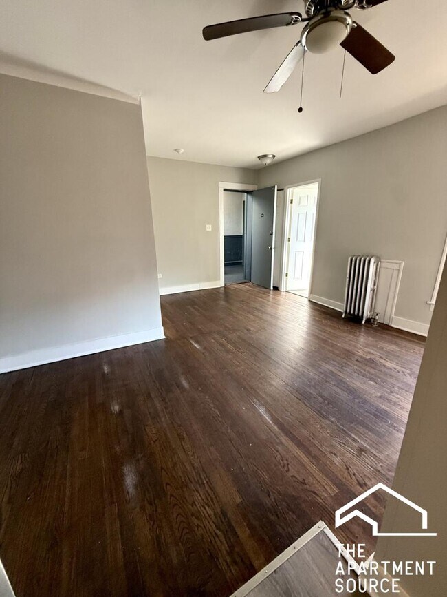 Photo - 6949 S Paxton Ave Unidad 3C