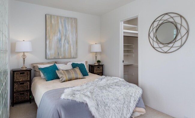 Photo - 6 Commodore Dr Unit 4