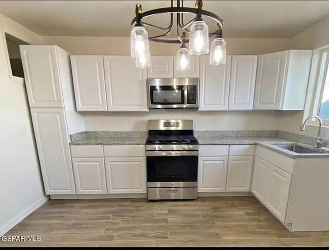 Photo - 1929 Detroit Ave