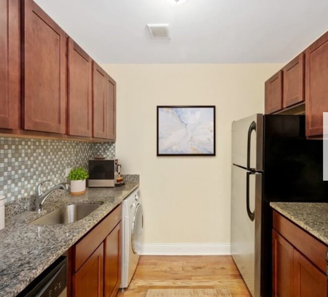 Photo - 555 W Arlington Pl Unidad 1