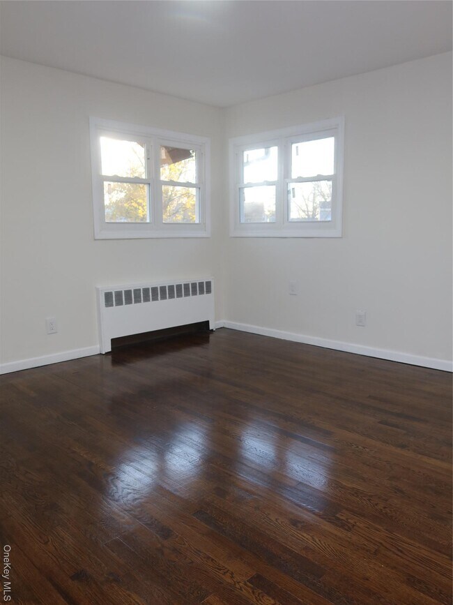 Photo - 528 Canary Pl