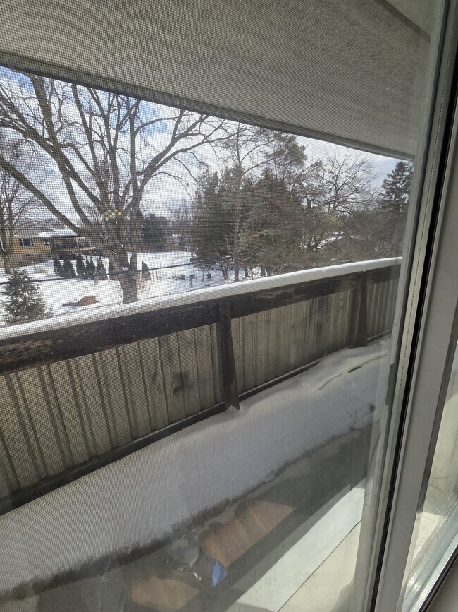 Photo - 251 Erb St. W Unité #18 2BR + Den