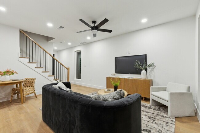 Photo - 7319 Wildbird Ln