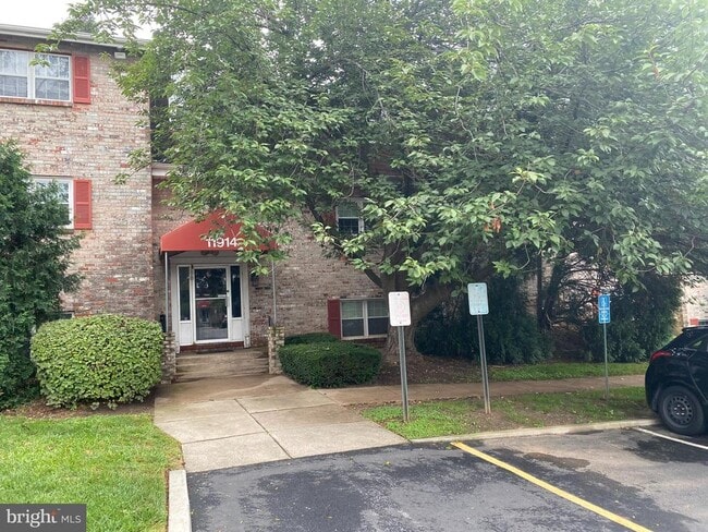 Building Photo - 11914 Tarragon Rd Unit J Rental