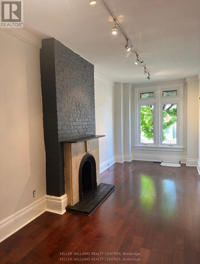 Photo - 212 Gerrard St E Unité 1