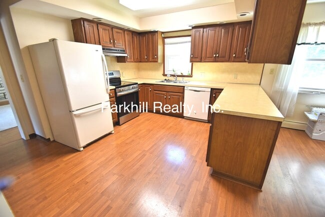 Photo - 122 E Plainfield Ave