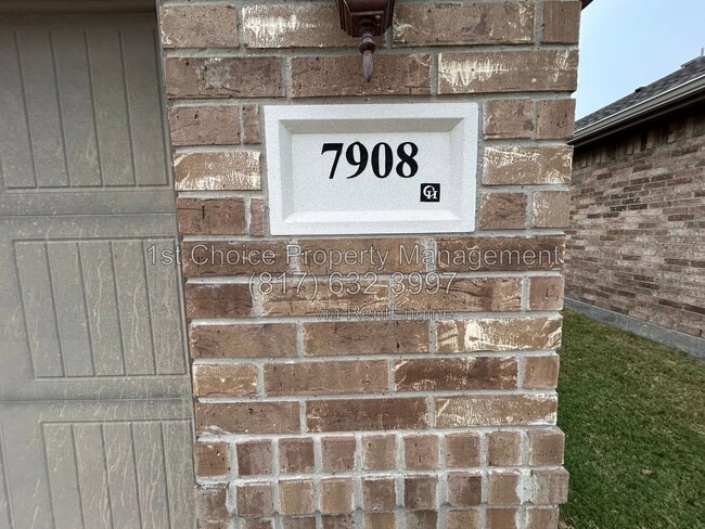 7908 Wilson Cliff Dr
