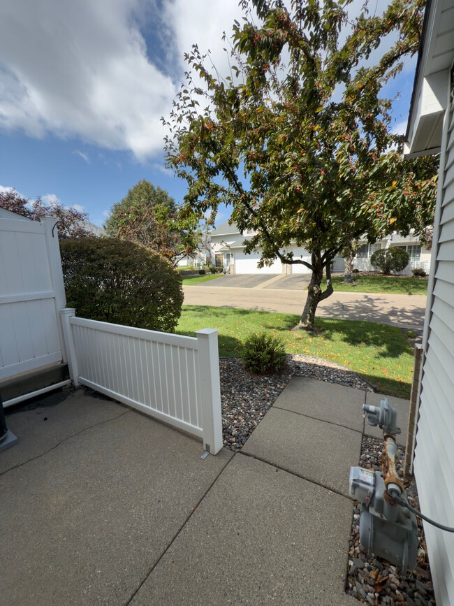 Photo - 8647 Quarry Ridge Ln