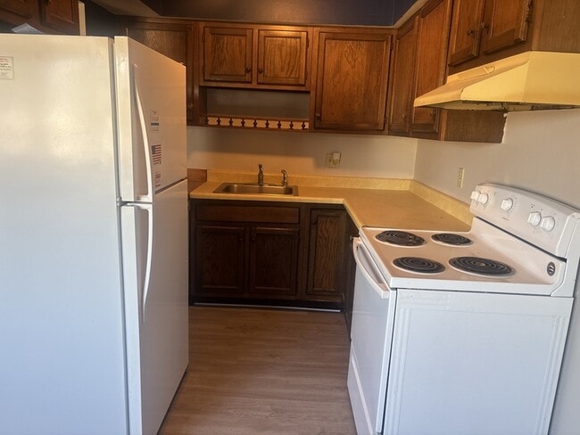 Building Photo - 1520 Oak Ridge Ln SE