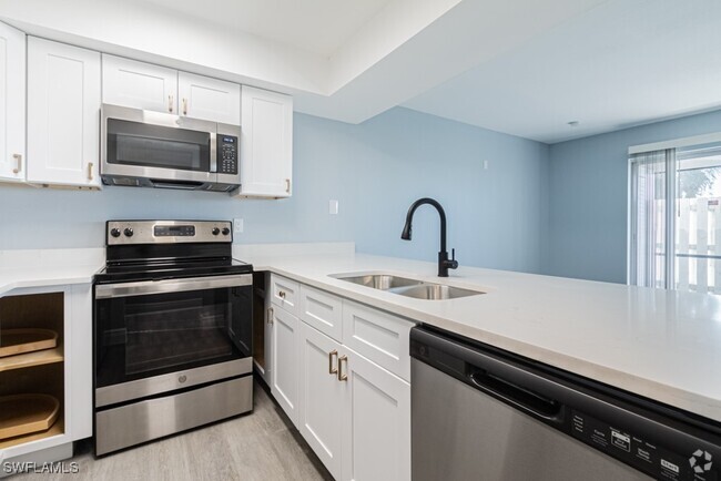 Building Photo - 5745 Foxlake Dr Unit D Rental