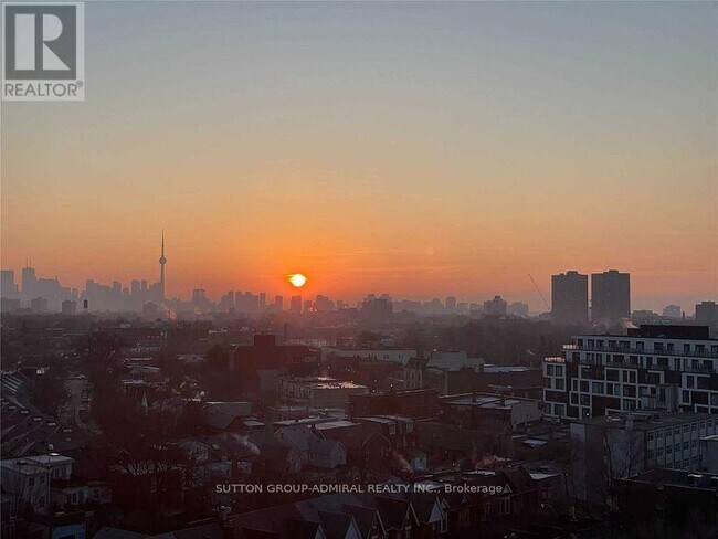 Photo - 60 Heintzman St Unit 1138