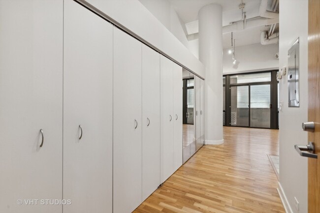 Photo - 211 E Ohio St Unit 317